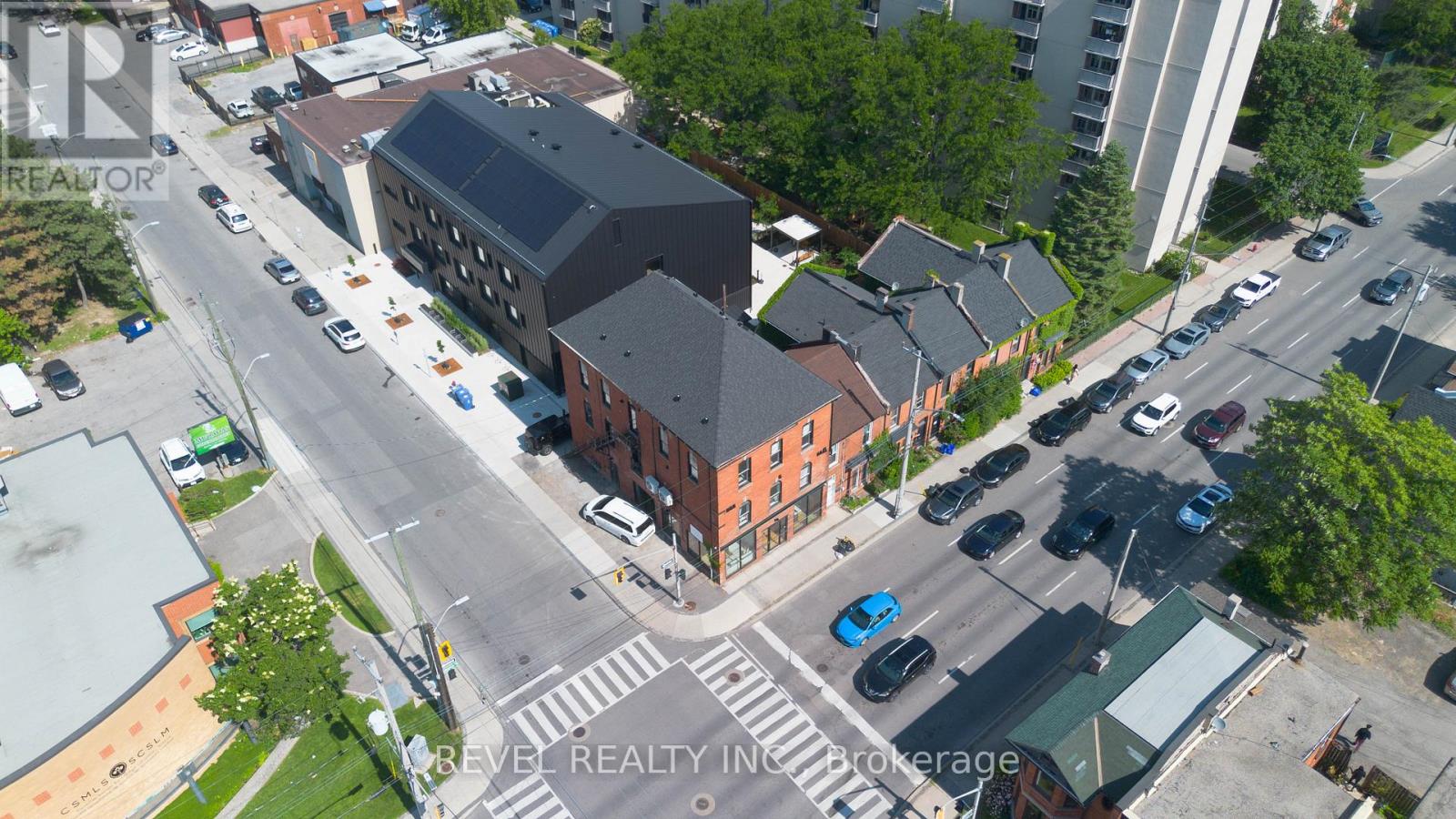 45 WELLINGTON STREET N - 39