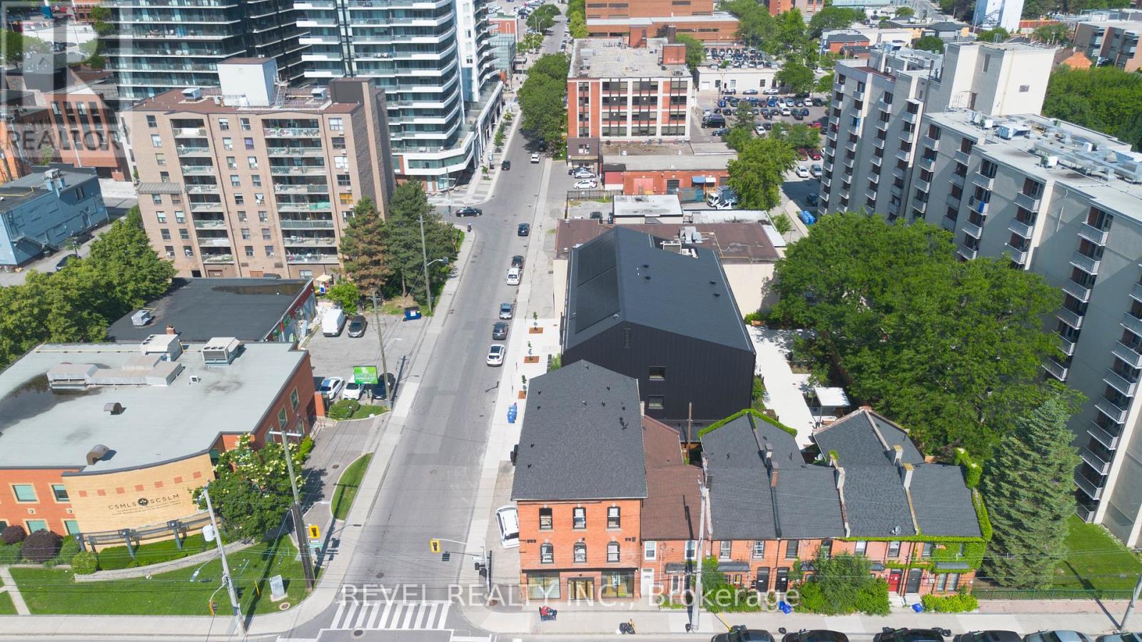 45 WELLINGTON STREET N - 41