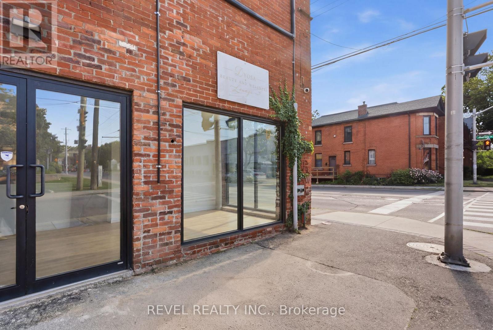 45 WELLINGTON STREET N - 5