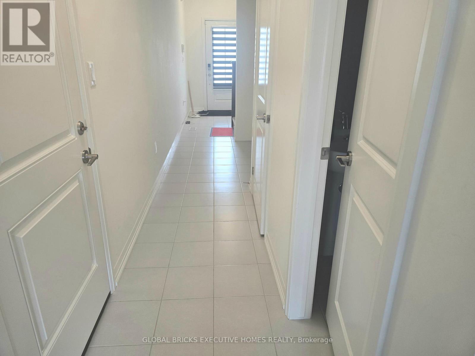31 SAFFRON WAY - 16
