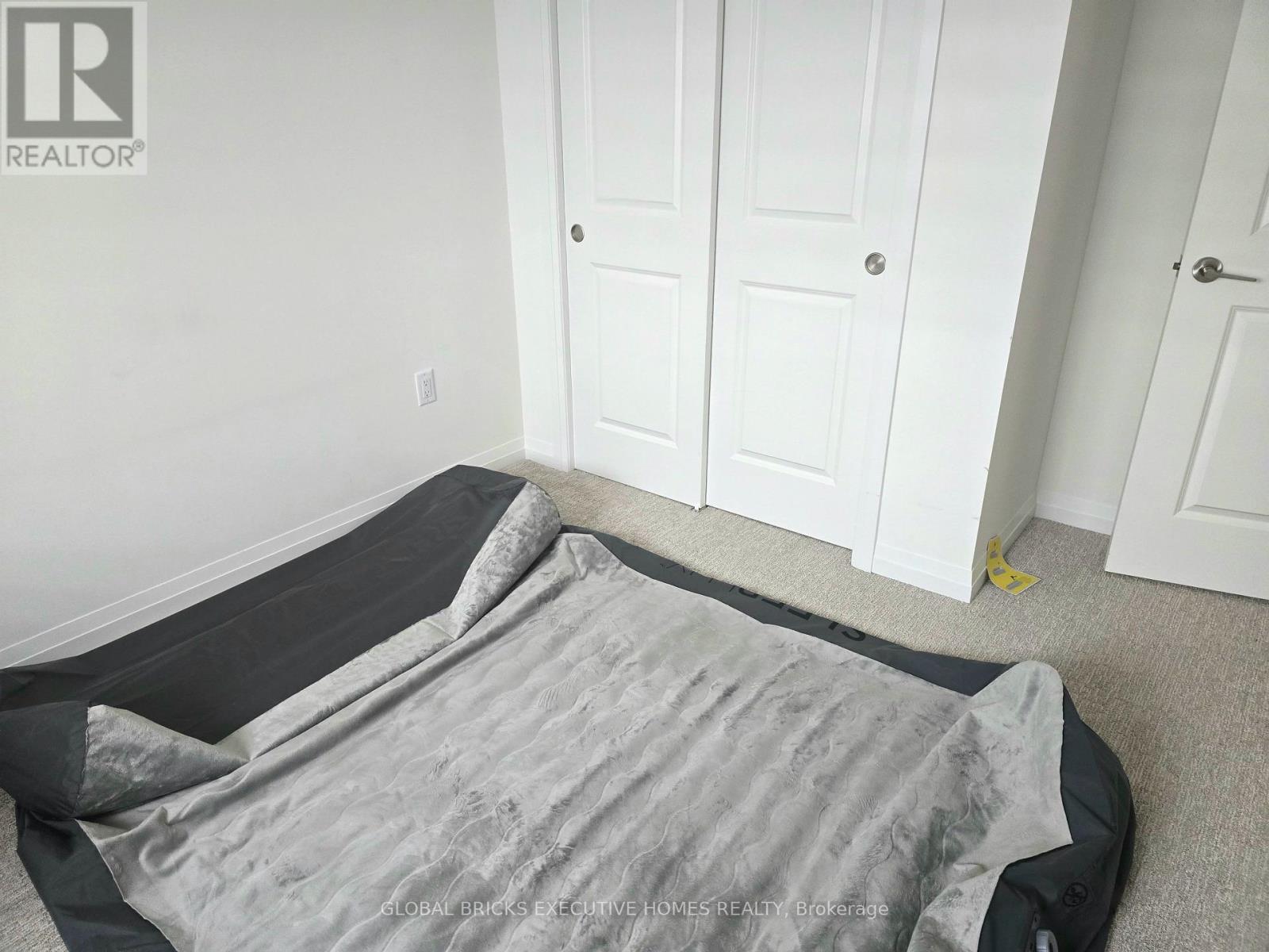 31 SAFFRON WAY - 33