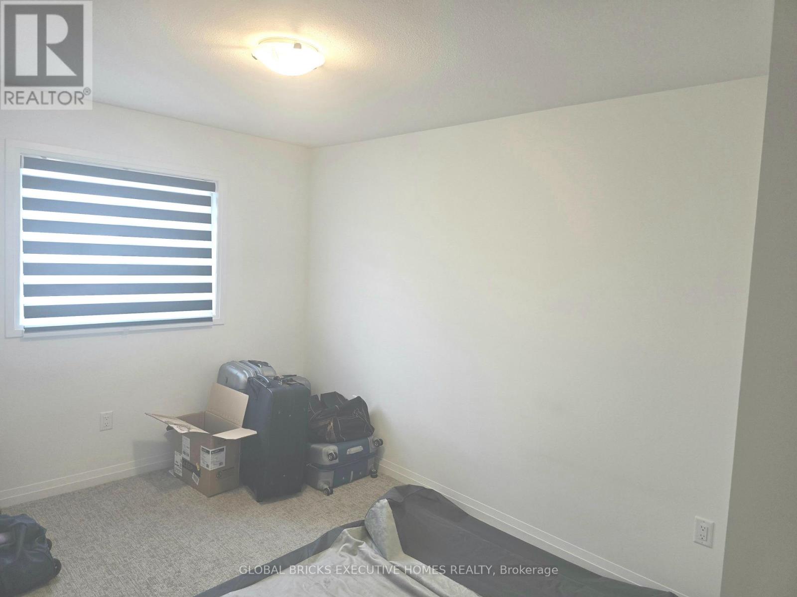 31 SAFFRON WAY - 34