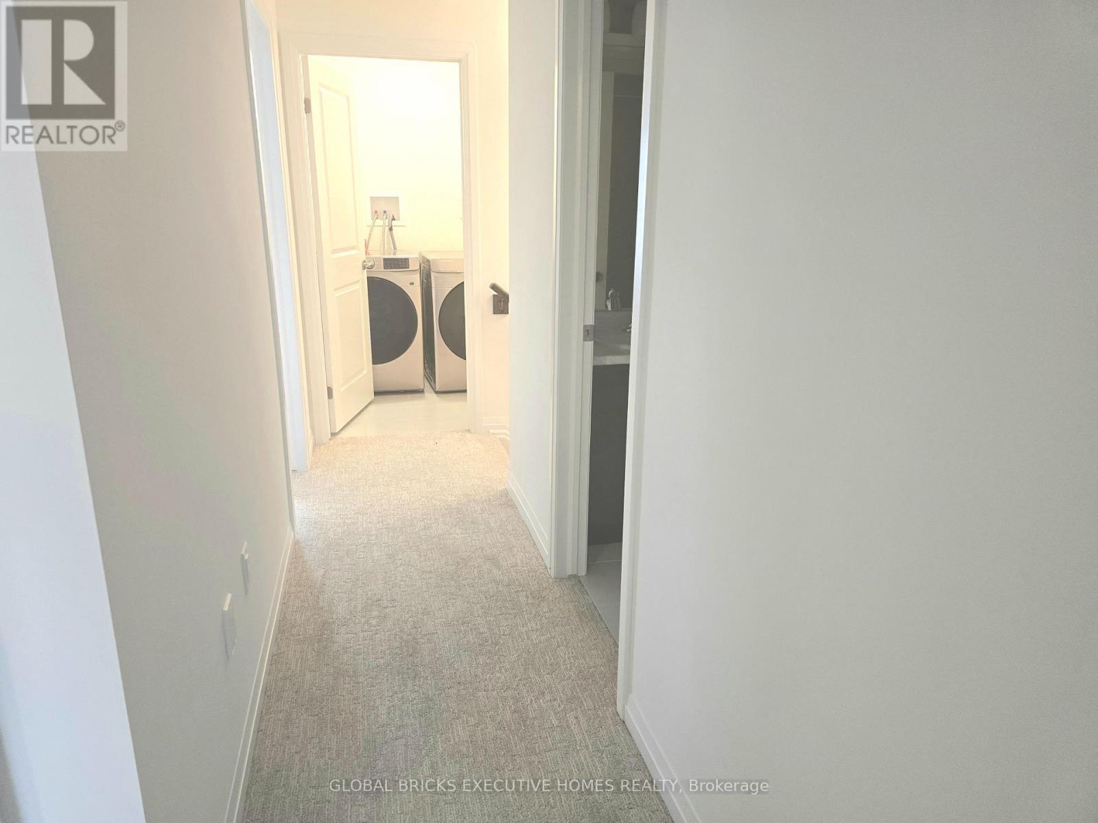 31 SAFFRON WAY - 37