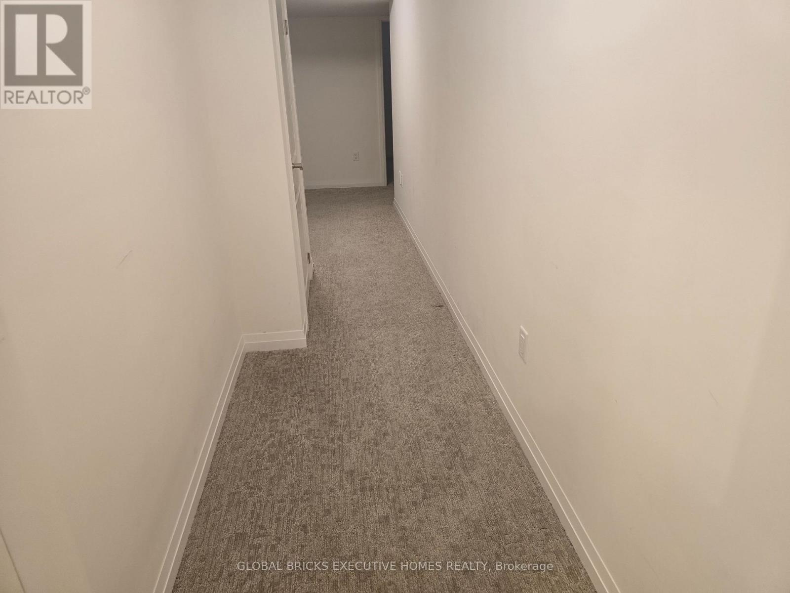 31 SAFFRON WAY - 41
