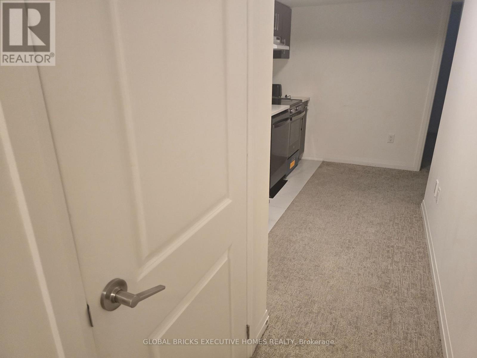 31 SAFFRON WAY - 42