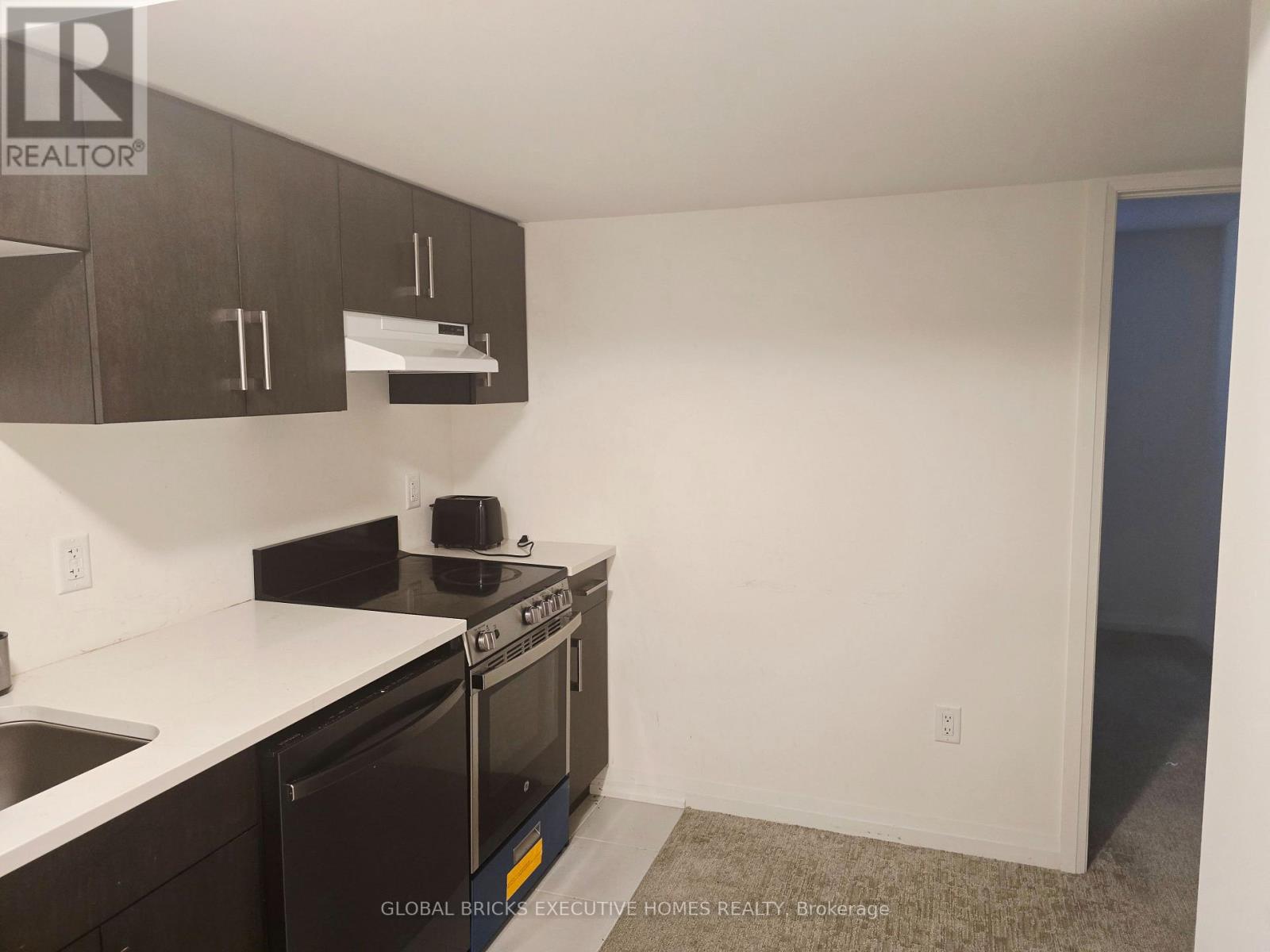 31 SAFFRON WAY - 7