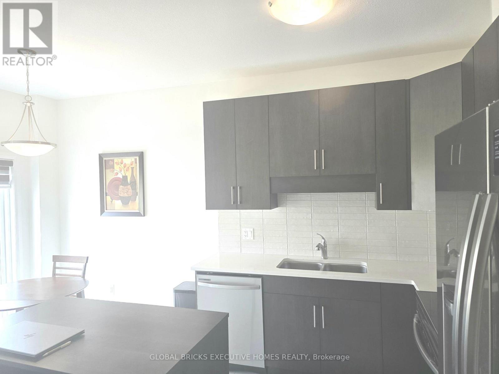 31 SAFFRON WAY - 9