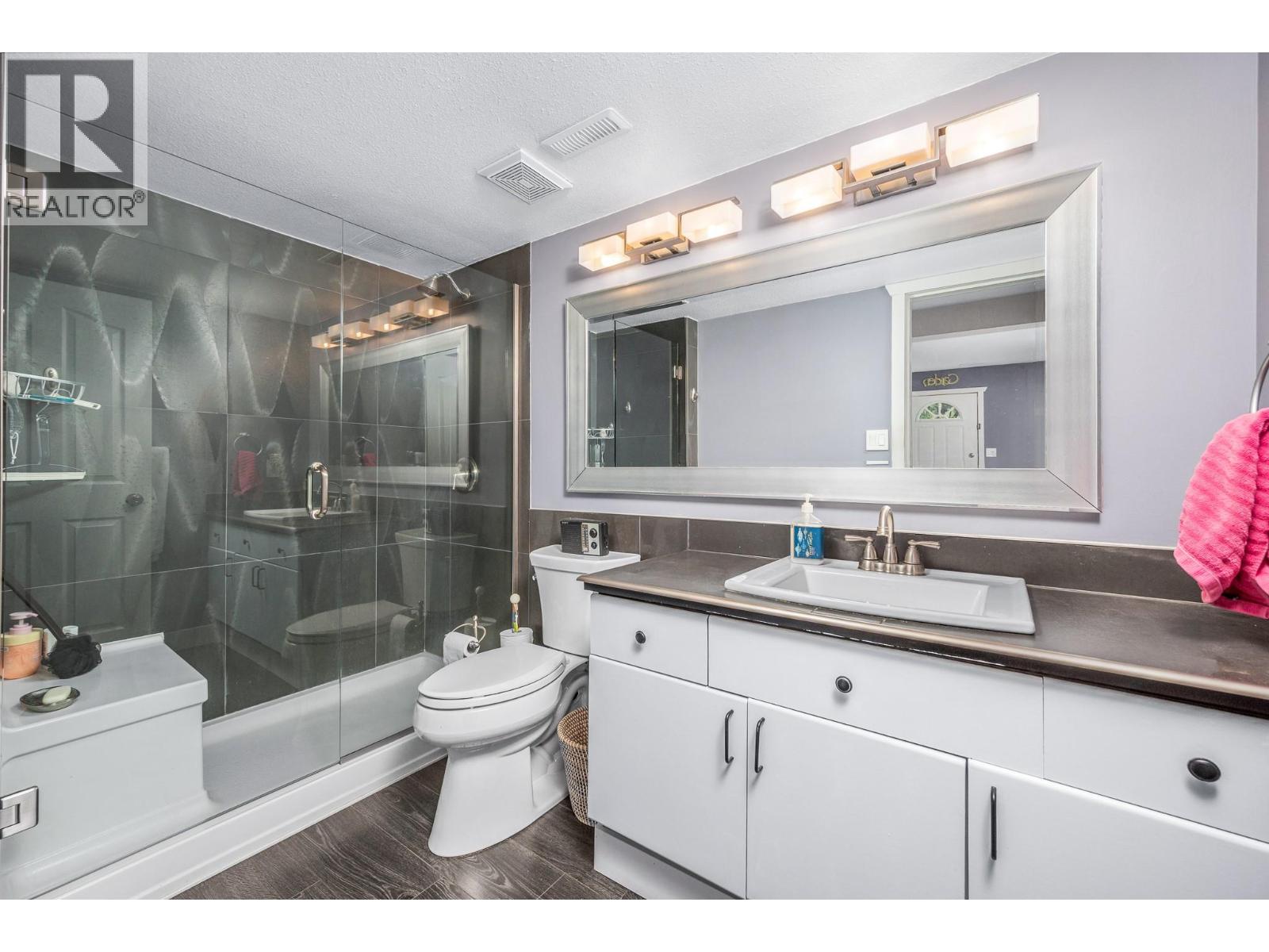 #3 6901 Manning Place - 23
