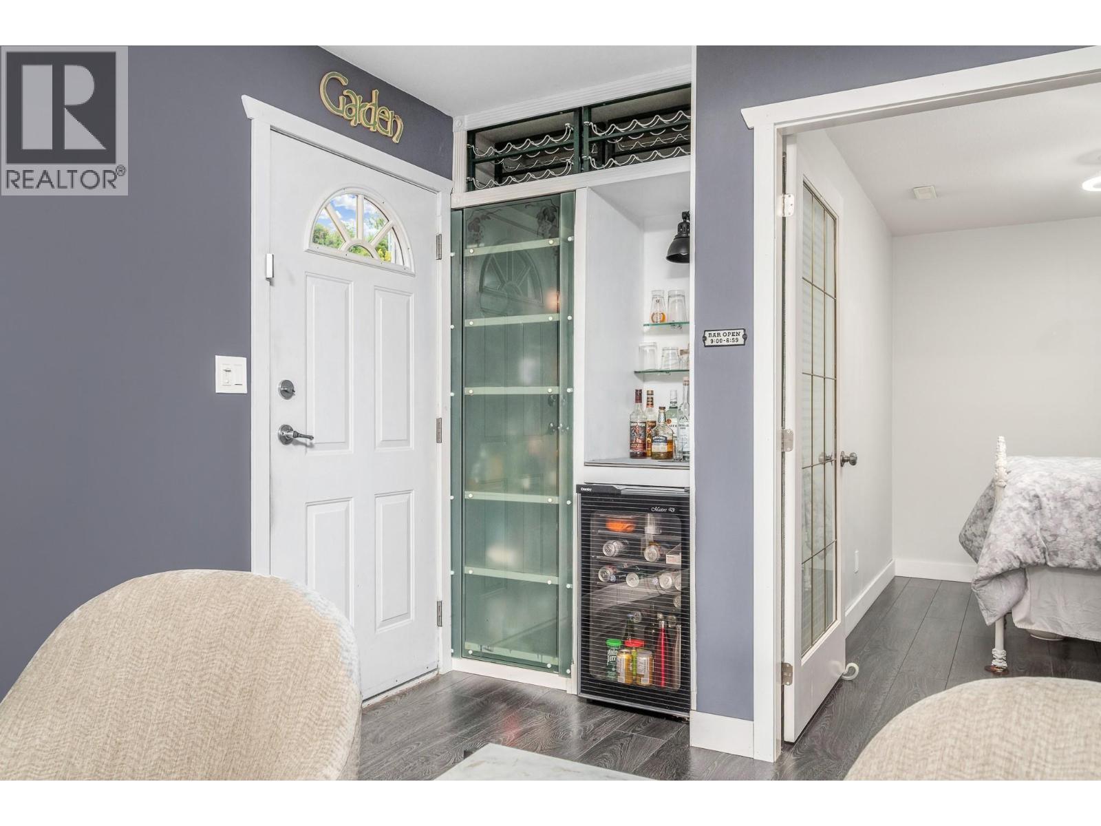 #3 6901 Manning Place - 20