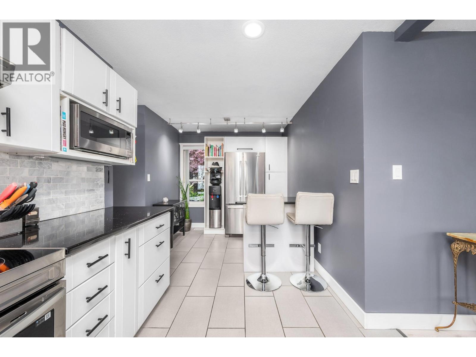 #3 6901 Manning Place - 10