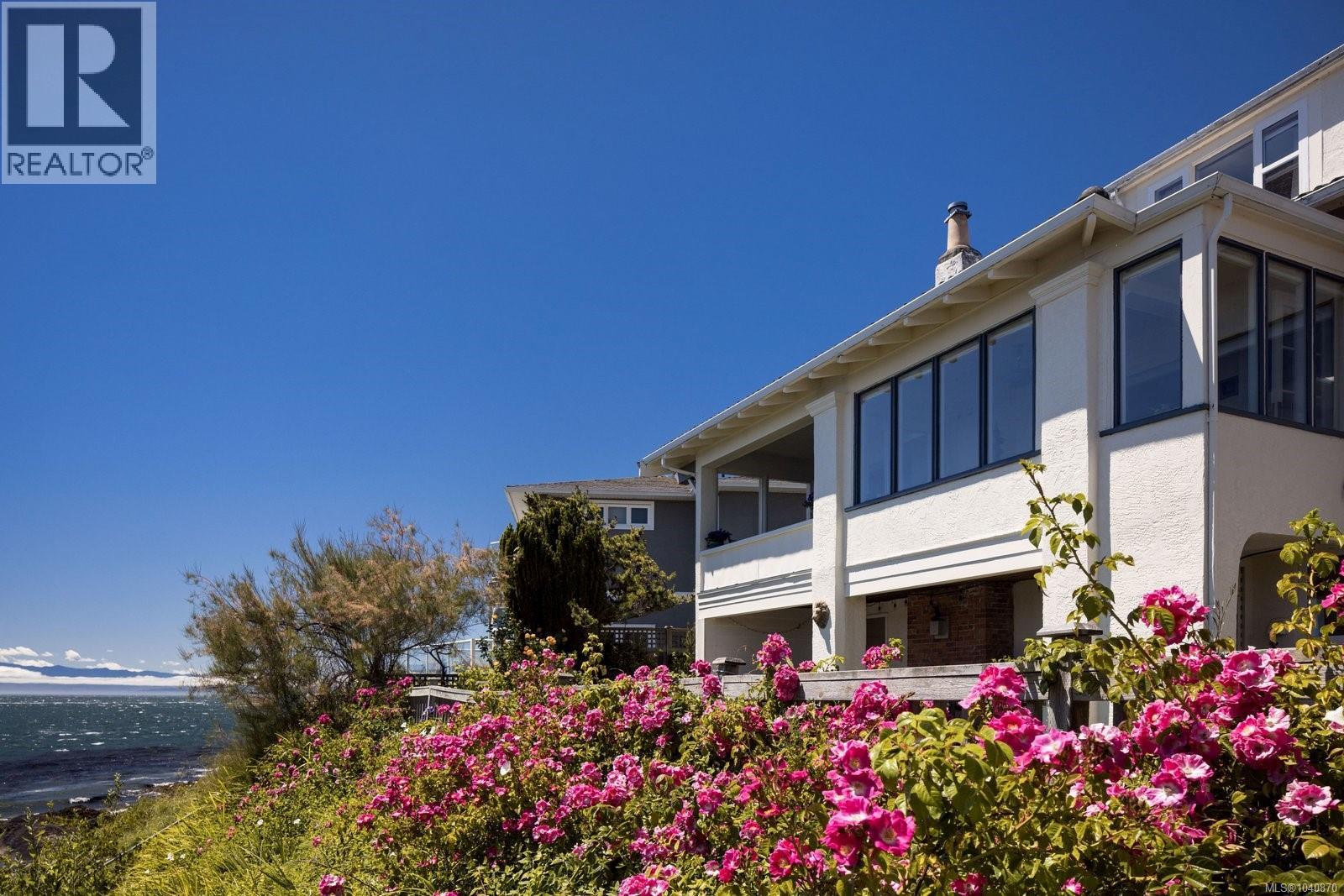 1821 Hollywood Cres - 11