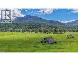 2996 Lumby Mabel Lake Road, Lumby, BC V0E2G6 Photo 58