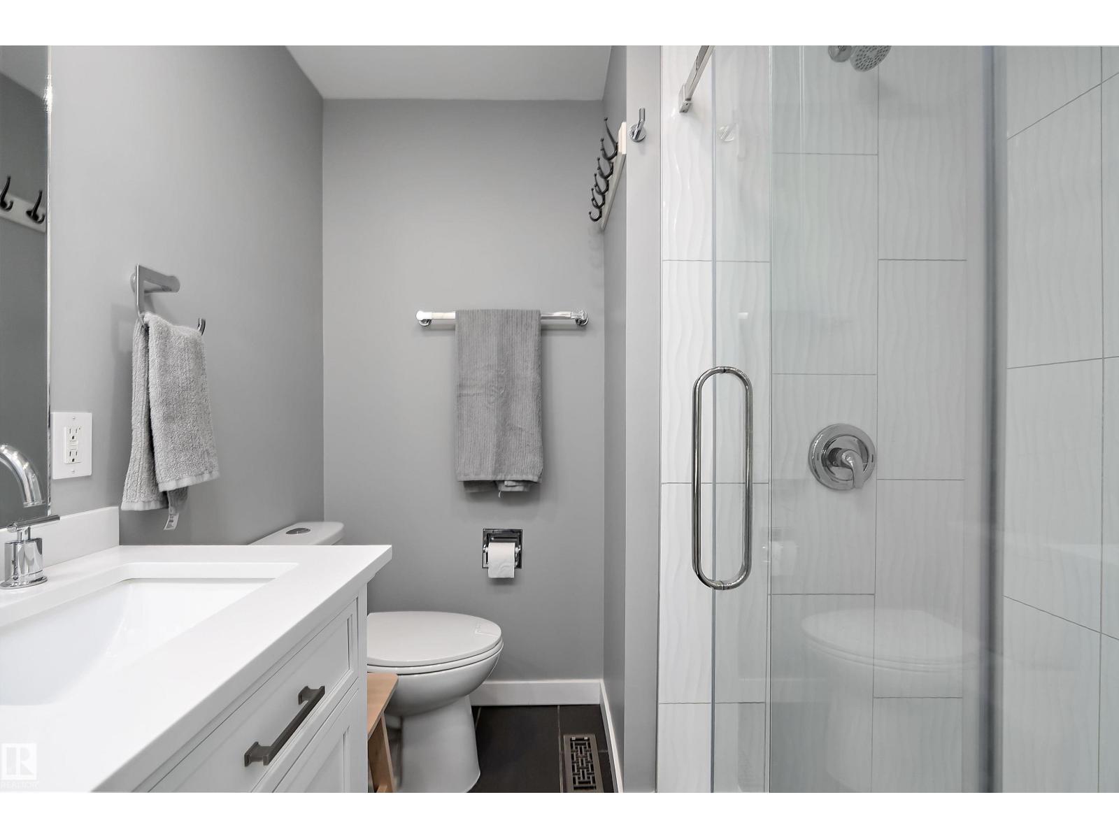 10952 34A AV NW — photo 29
