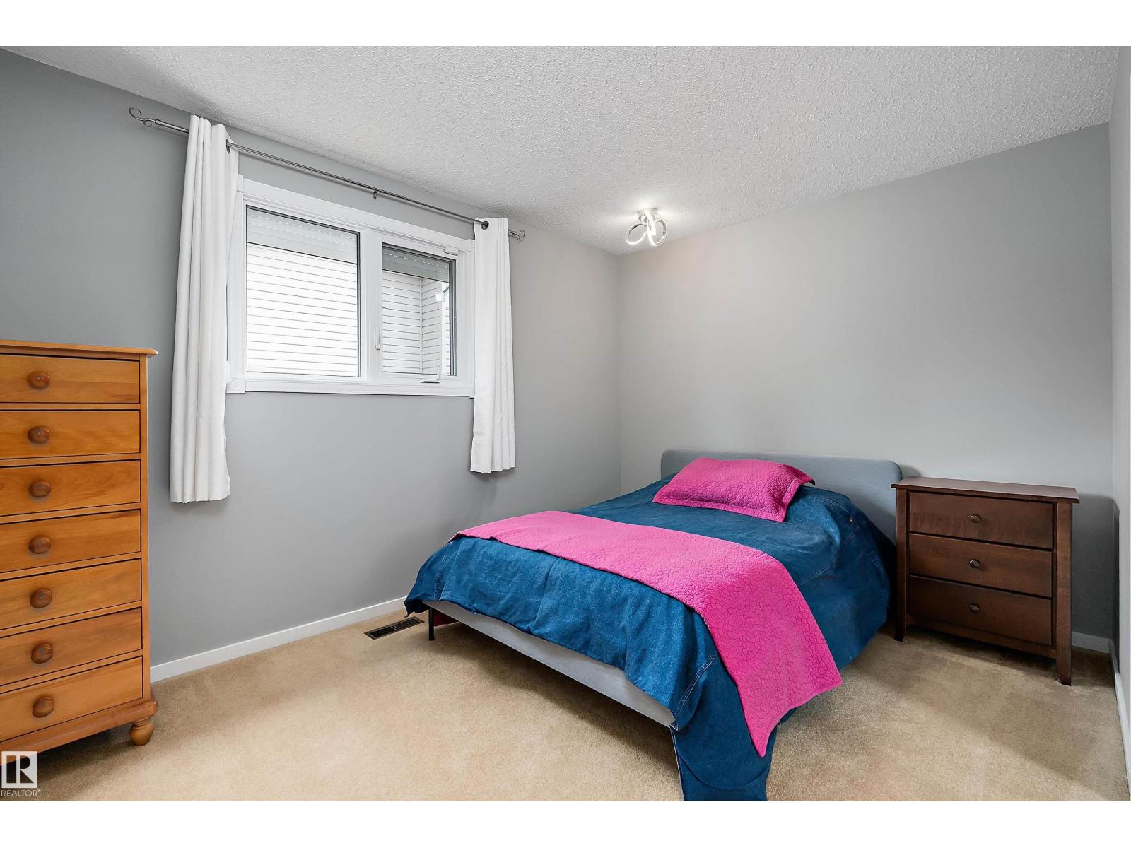 10952 34A AV NW — photo 31