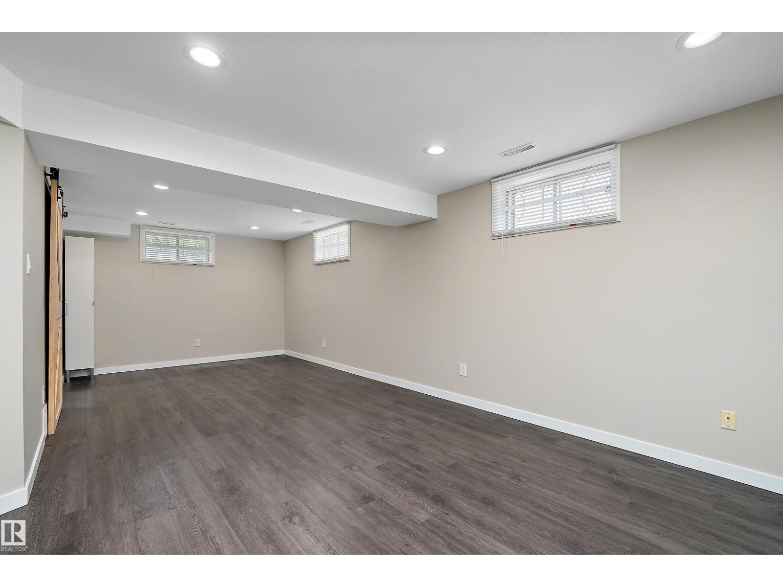 10952 34A AV NW — photo 35