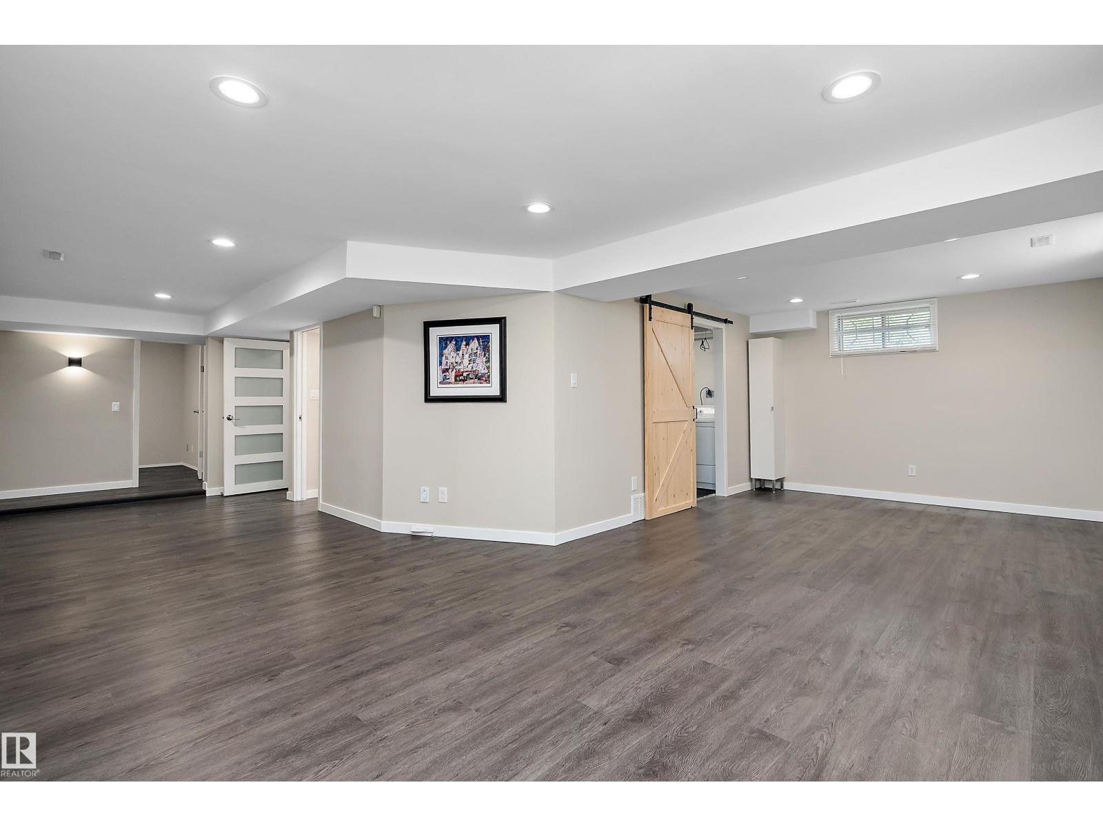 10952 34A AV NW — photo 36