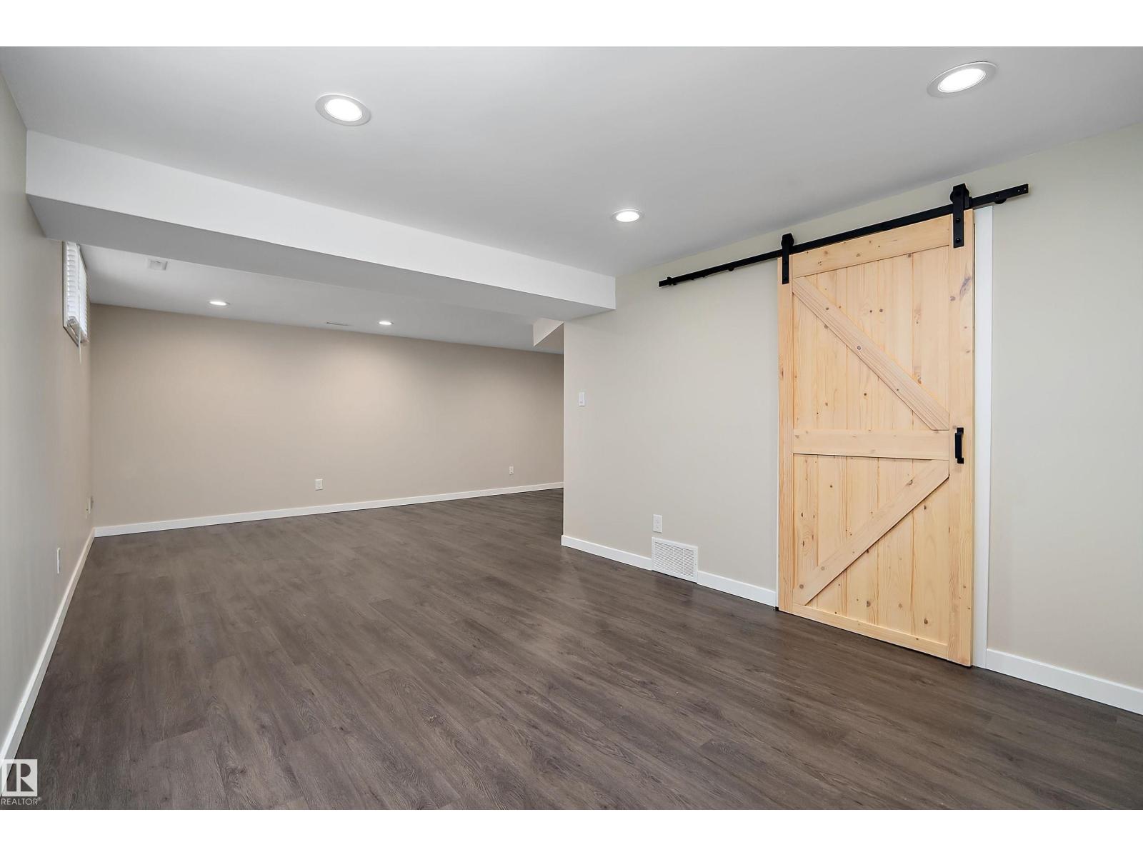 10952 34A AV NW — photo 38