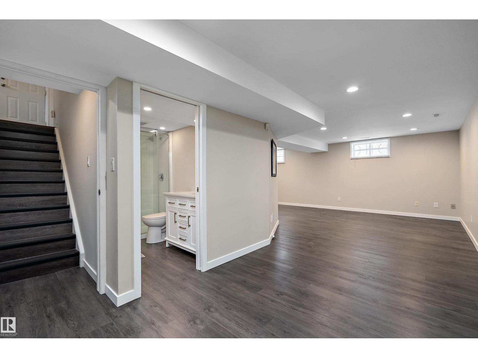 10952 34A AV NW — photo 39