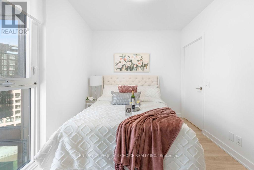#1004 30 TRETTI WAY - 27