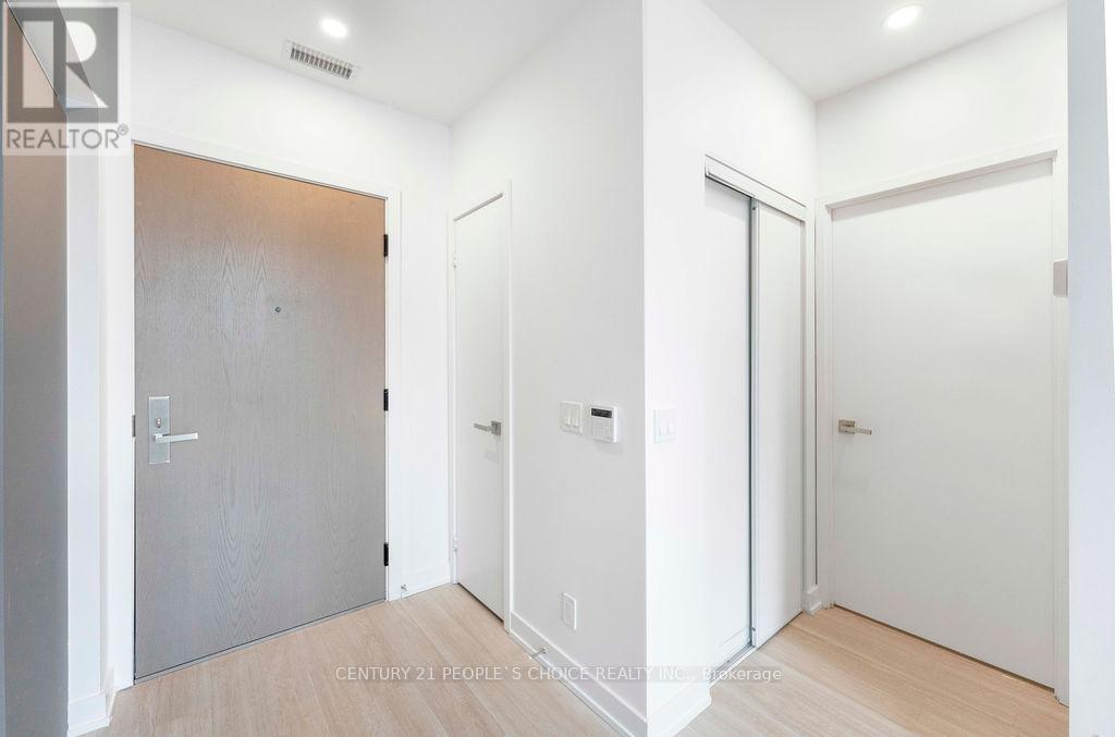 #1004 30 TRETTI WAY - 6