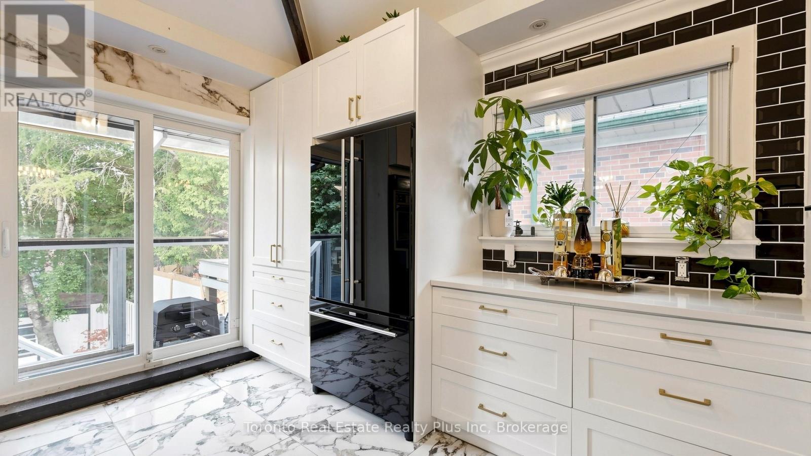 339 EAST AVENUE - 18