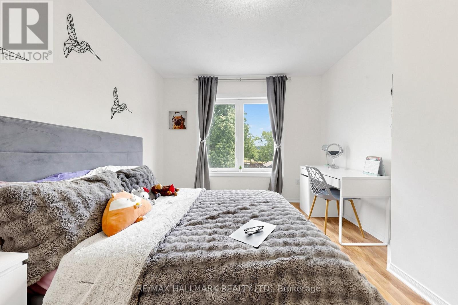 5 EVELYN BUCK LANE - 28