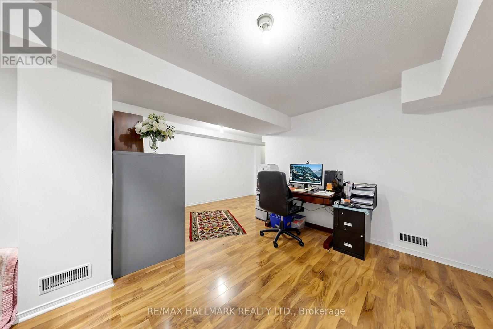 5 EVELYN BUCK LANE - 38