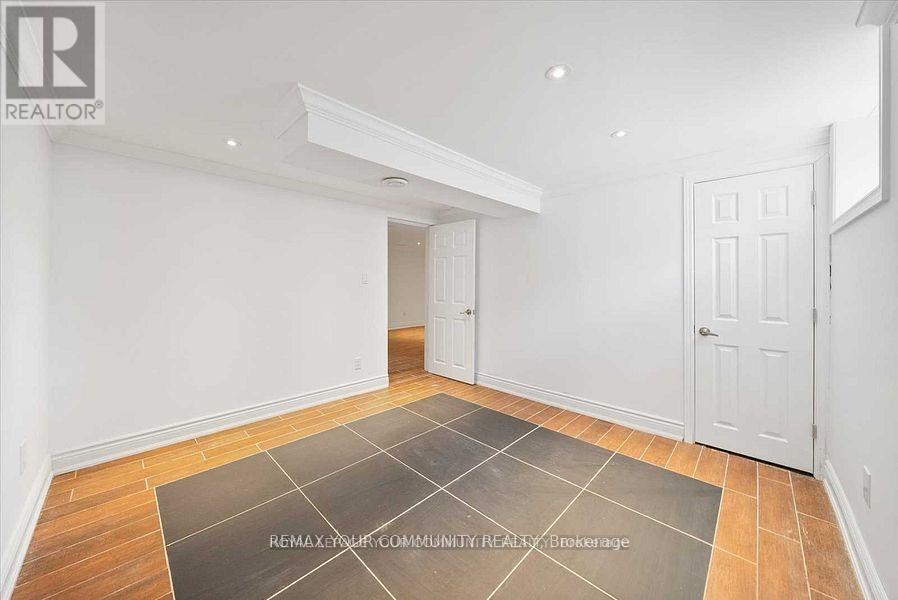 93 WESTMOUNT DRIVE S - 25