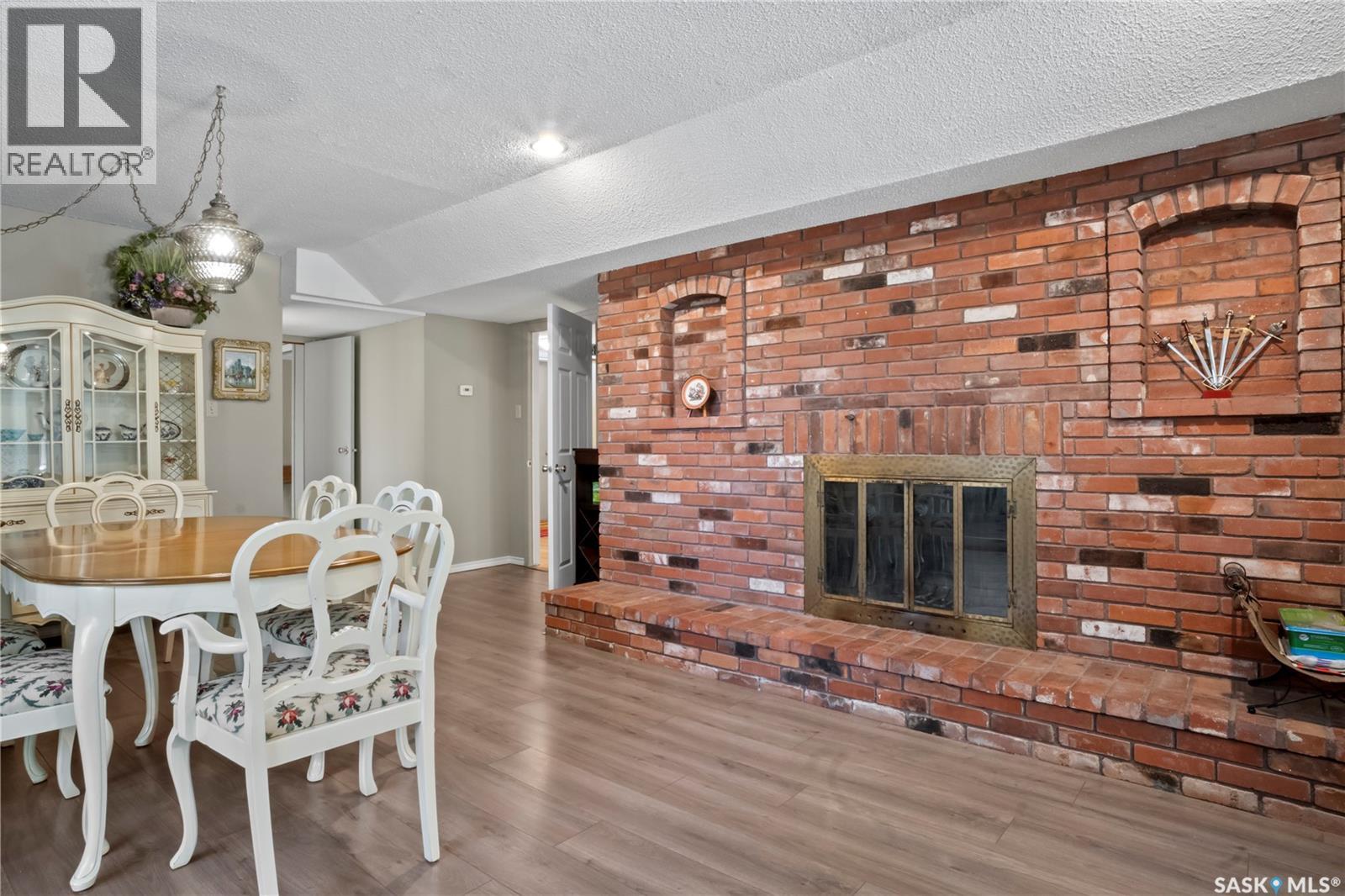 66 LESLIE PLACE - 38