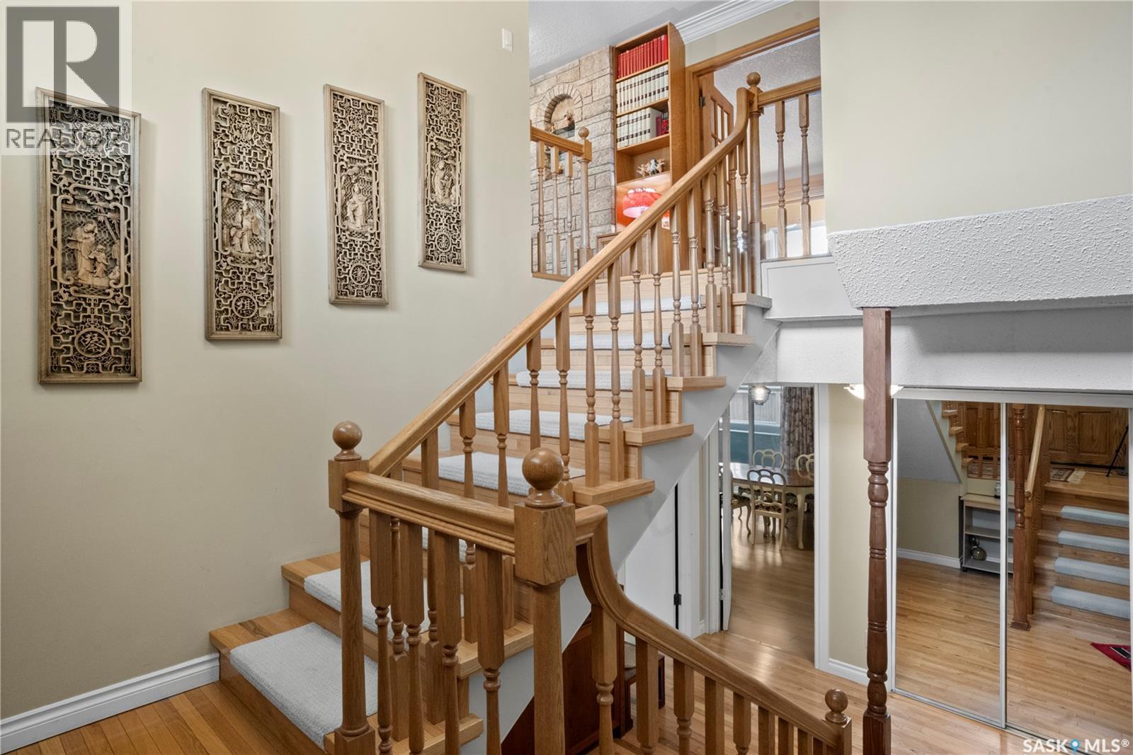 66 LESLIE PLACE - 2
