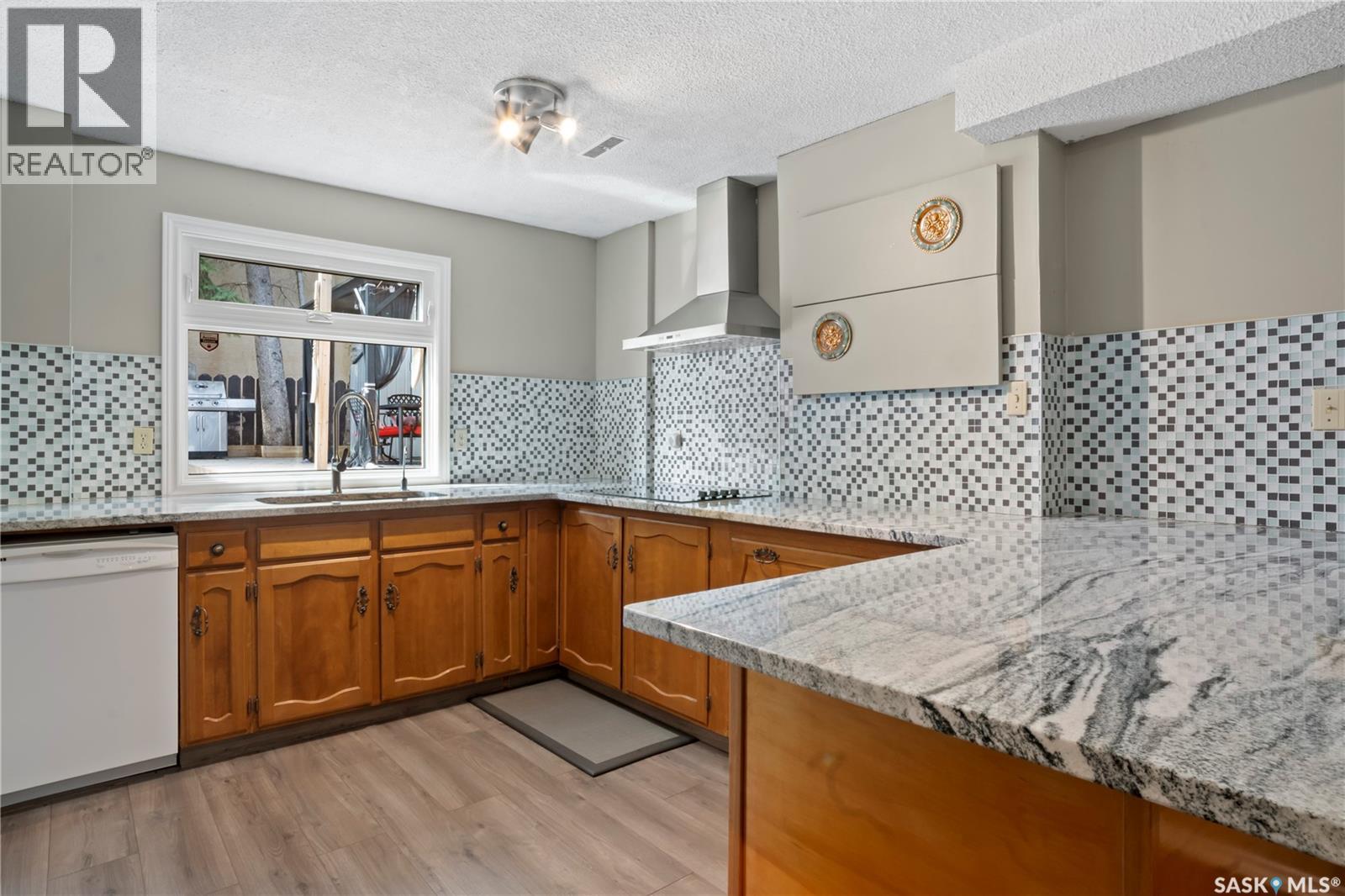 66 LESLIE PLACE - 39