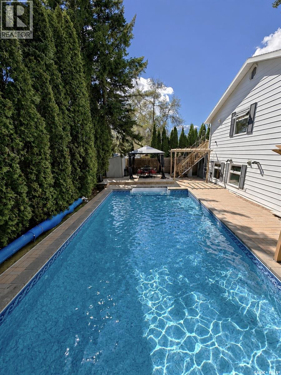 66 LESLIE PLACE - 53