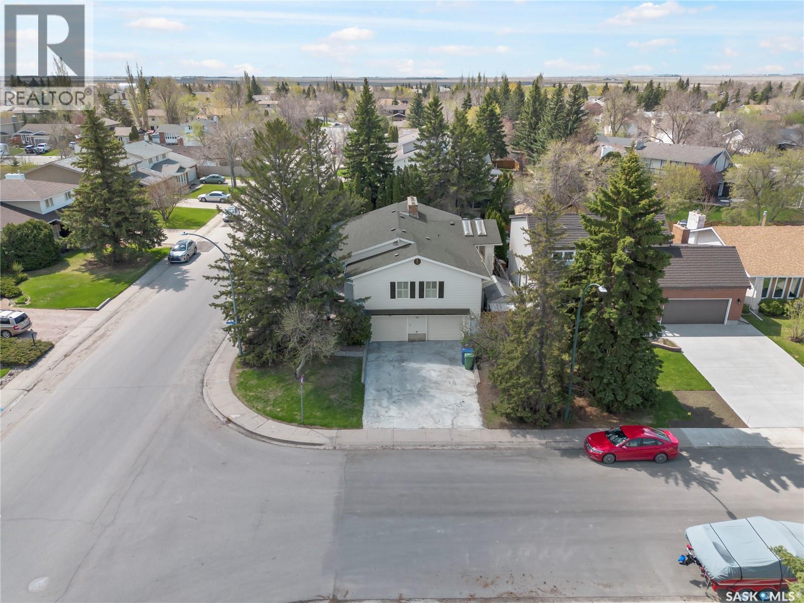 66 LESLIE PLACE - 54
