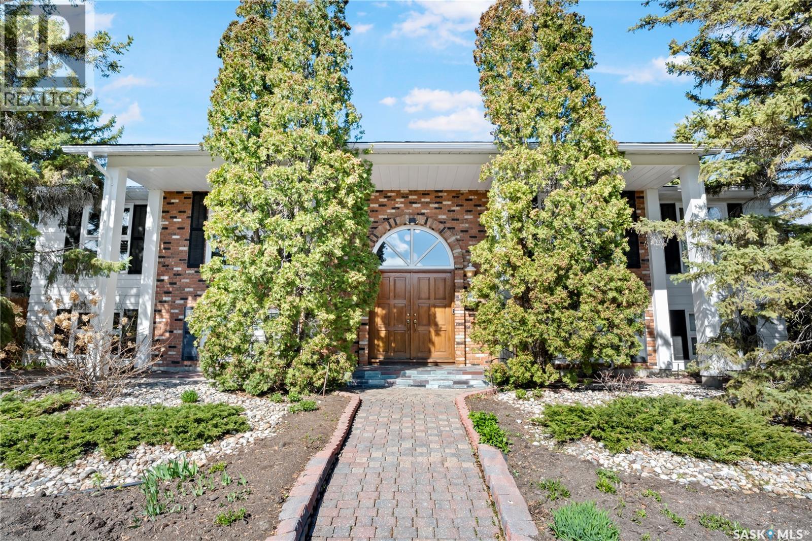 66 LESLIE PLACE - 58