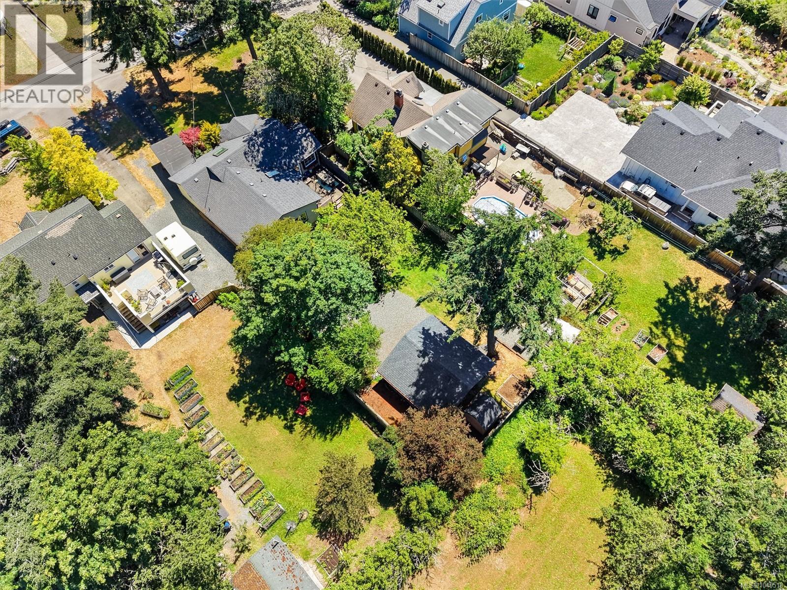  2876 Austin Avenue, Saanich