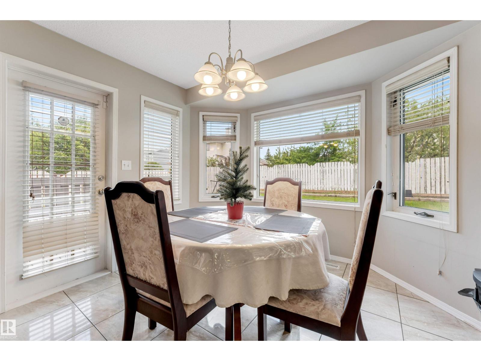 4465 32A ST NW - 20