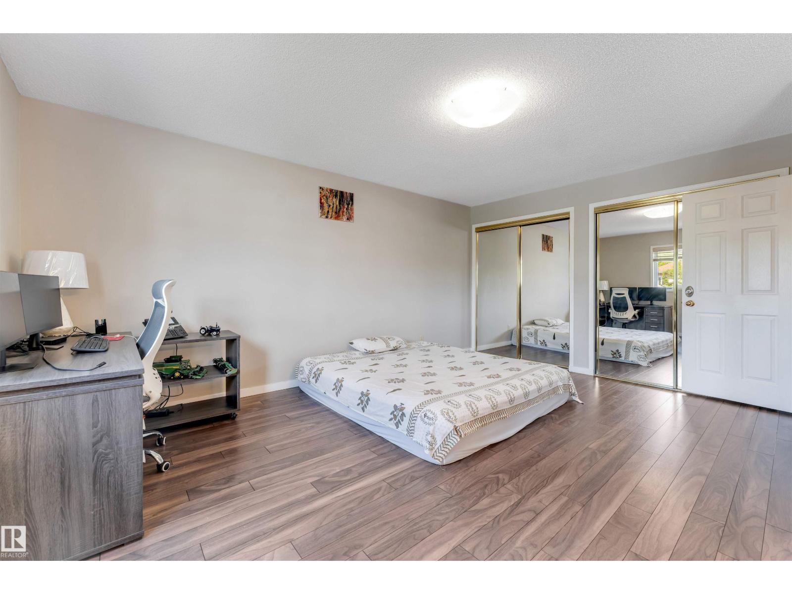 4465 32A ST NW - 38