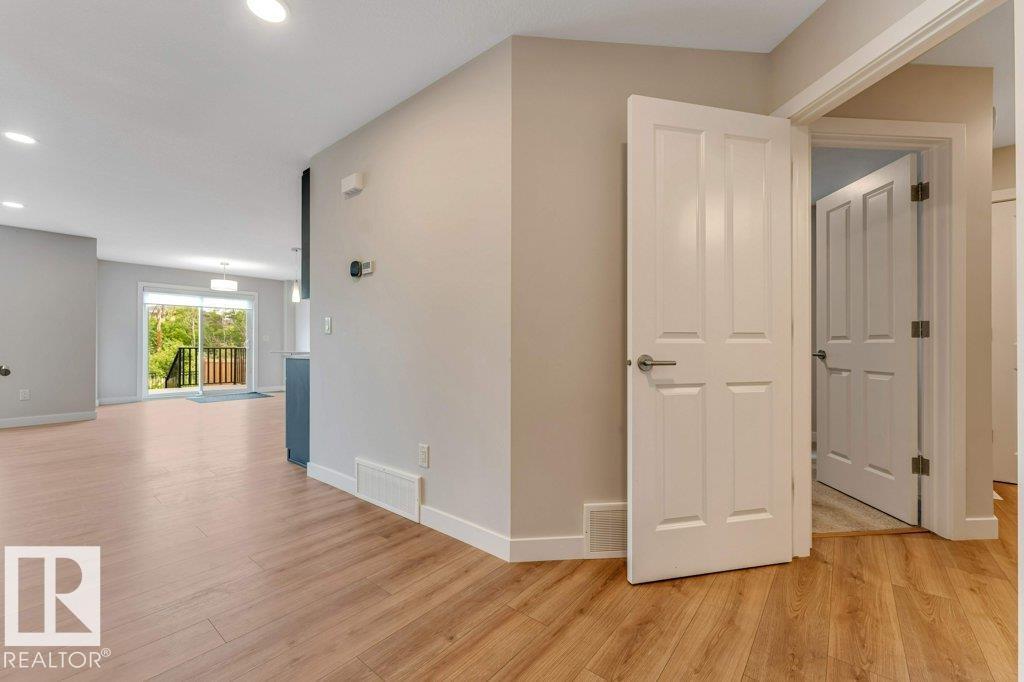 403 35 AV NW - 17