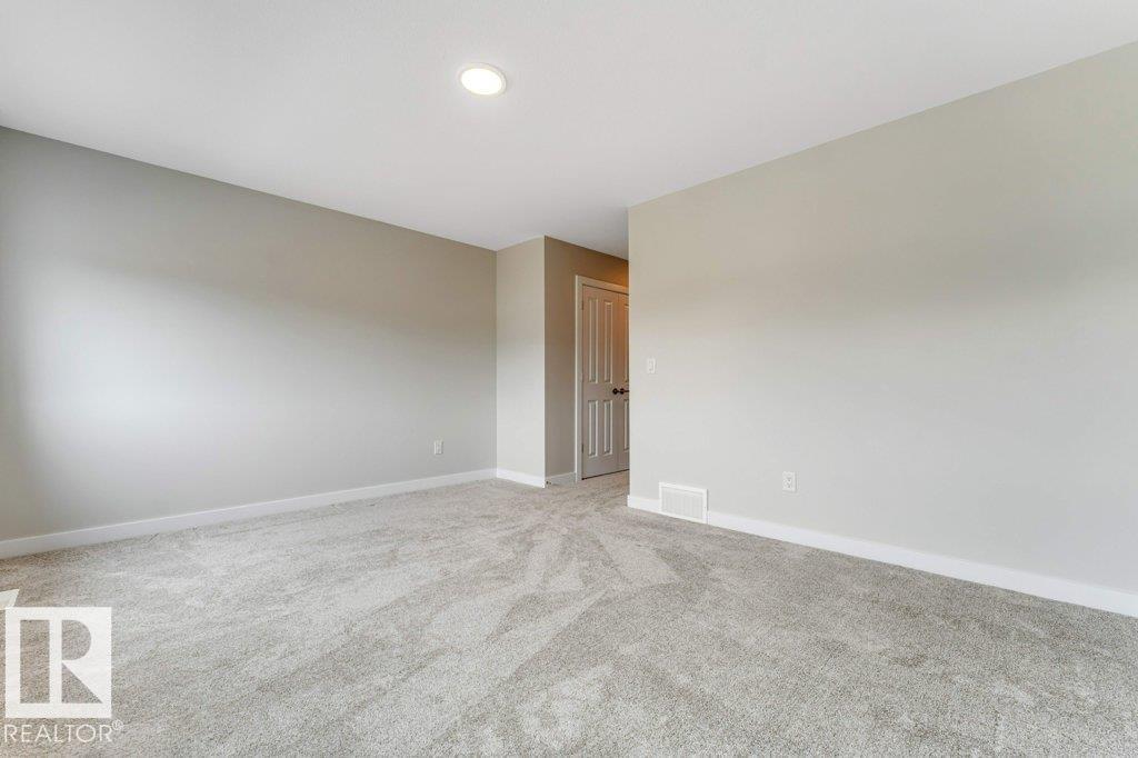 403 35 AV NW — photo 32