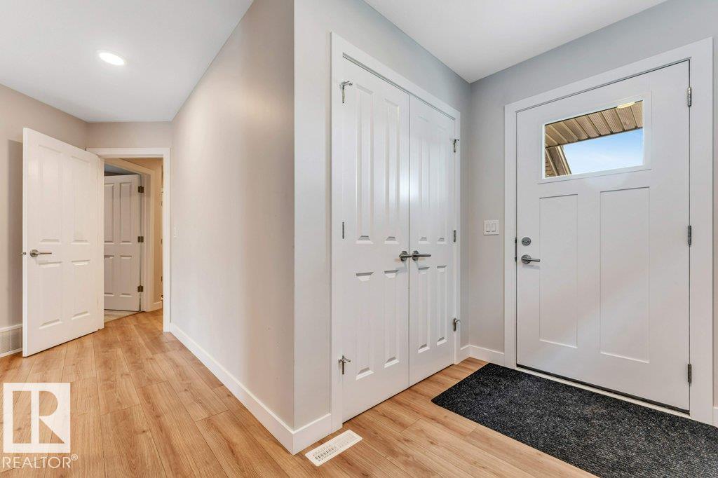 403 35 AV NW — photo 41
