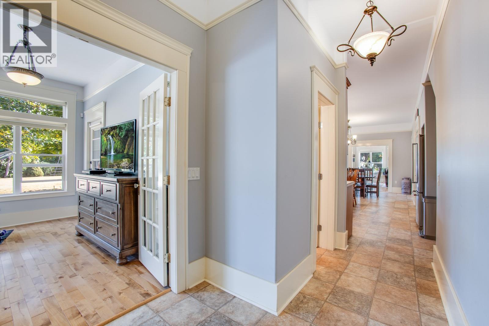 70 Waterside Road - 32