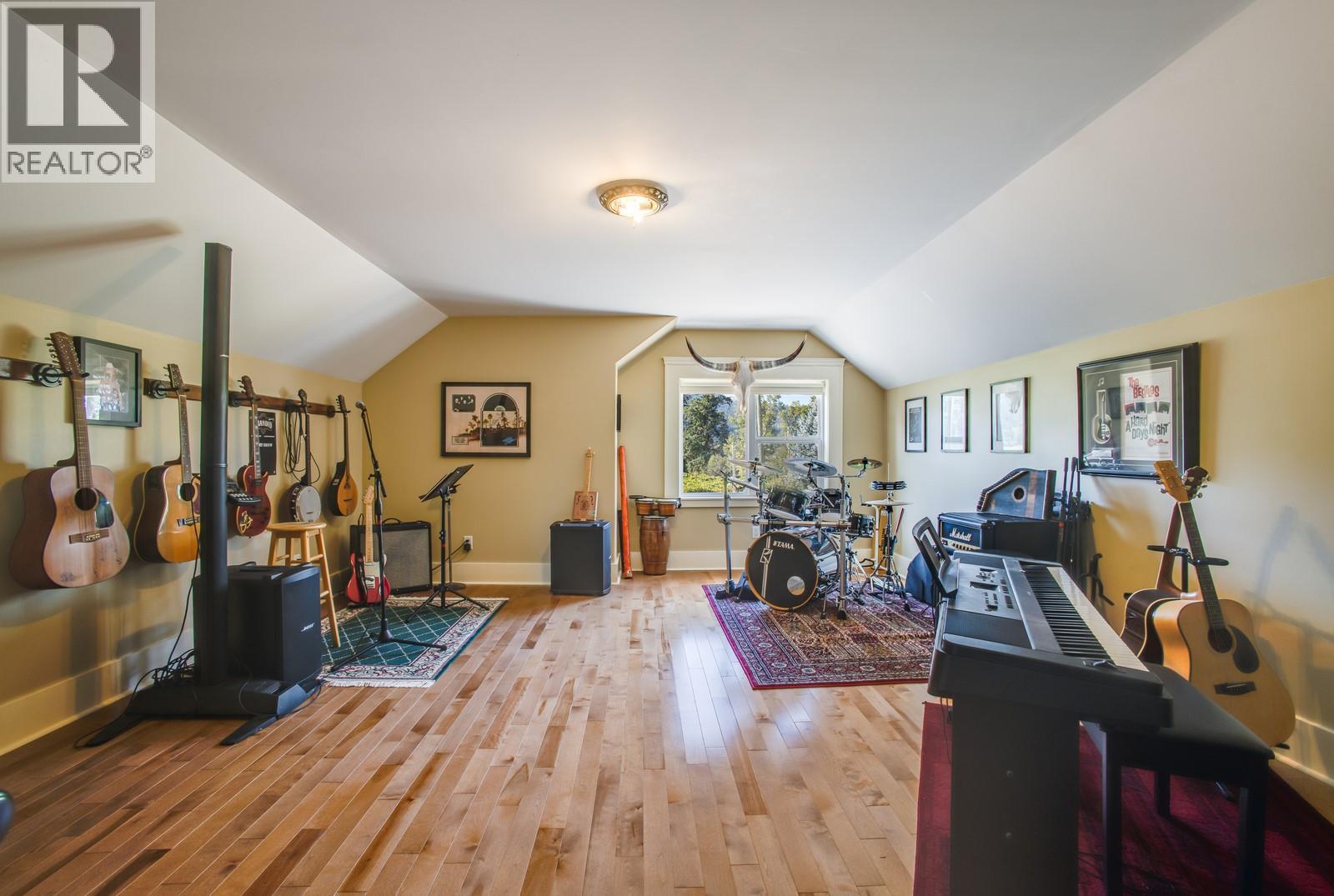 70 Waterside Road - 48