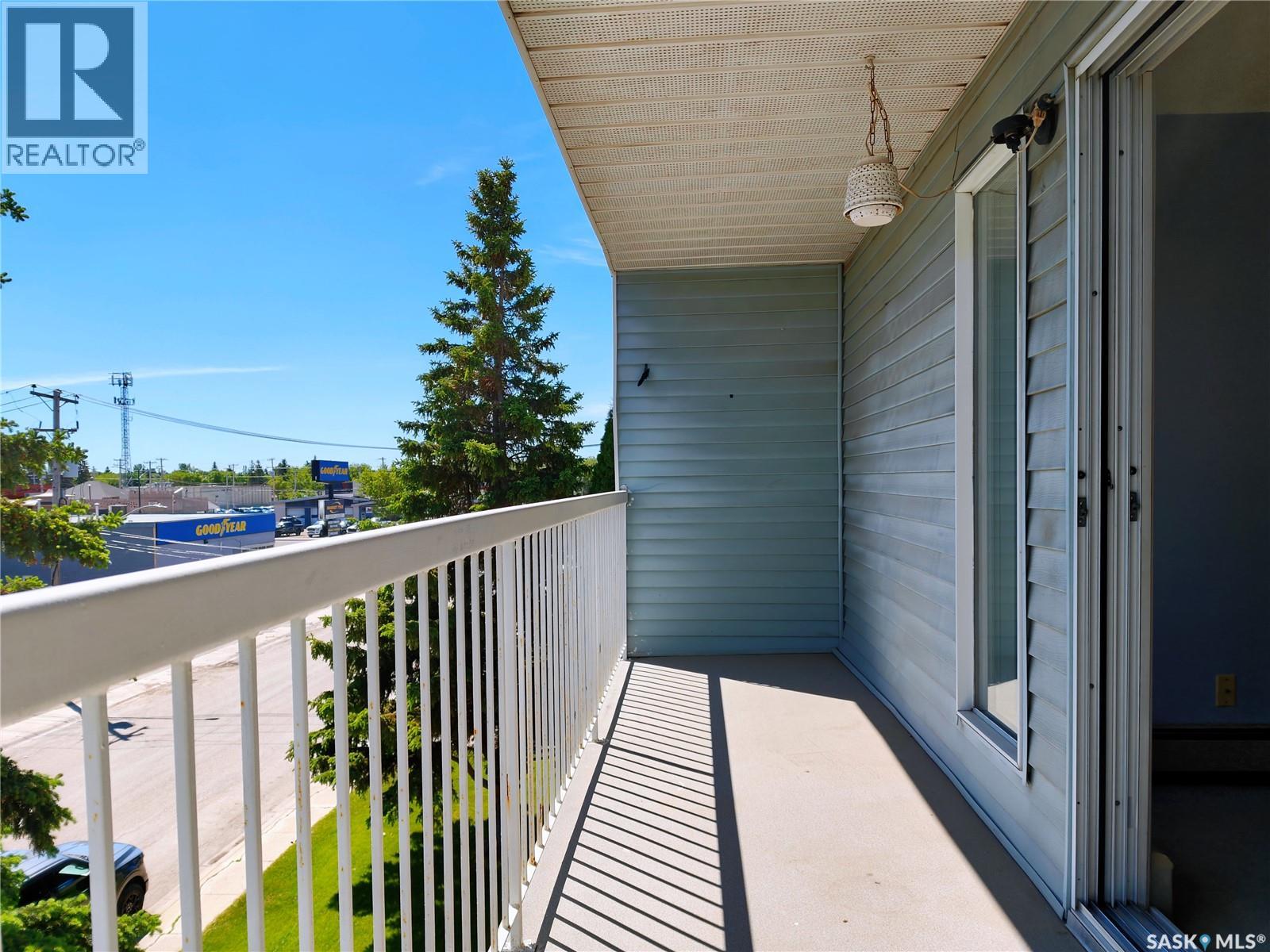 #301 918 Argyle AVENUE - 24