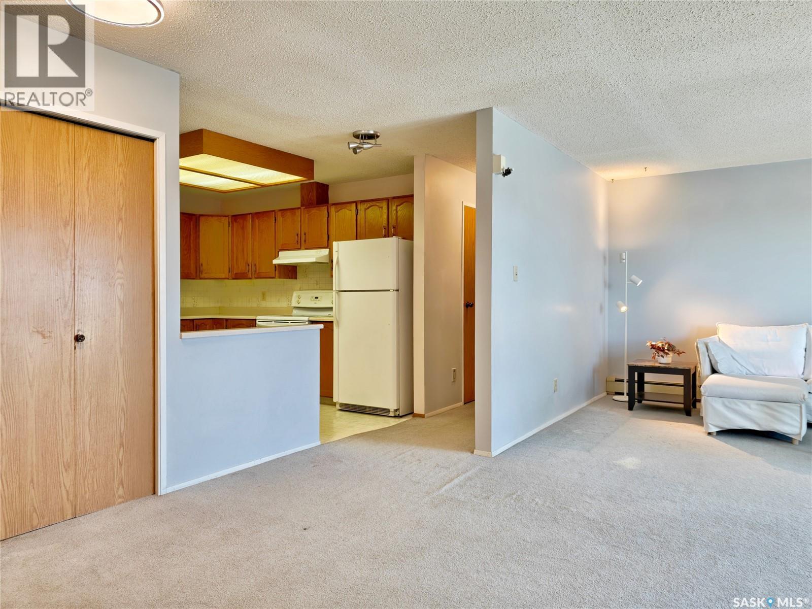 #301 918 Argyle AVENUE - 3
