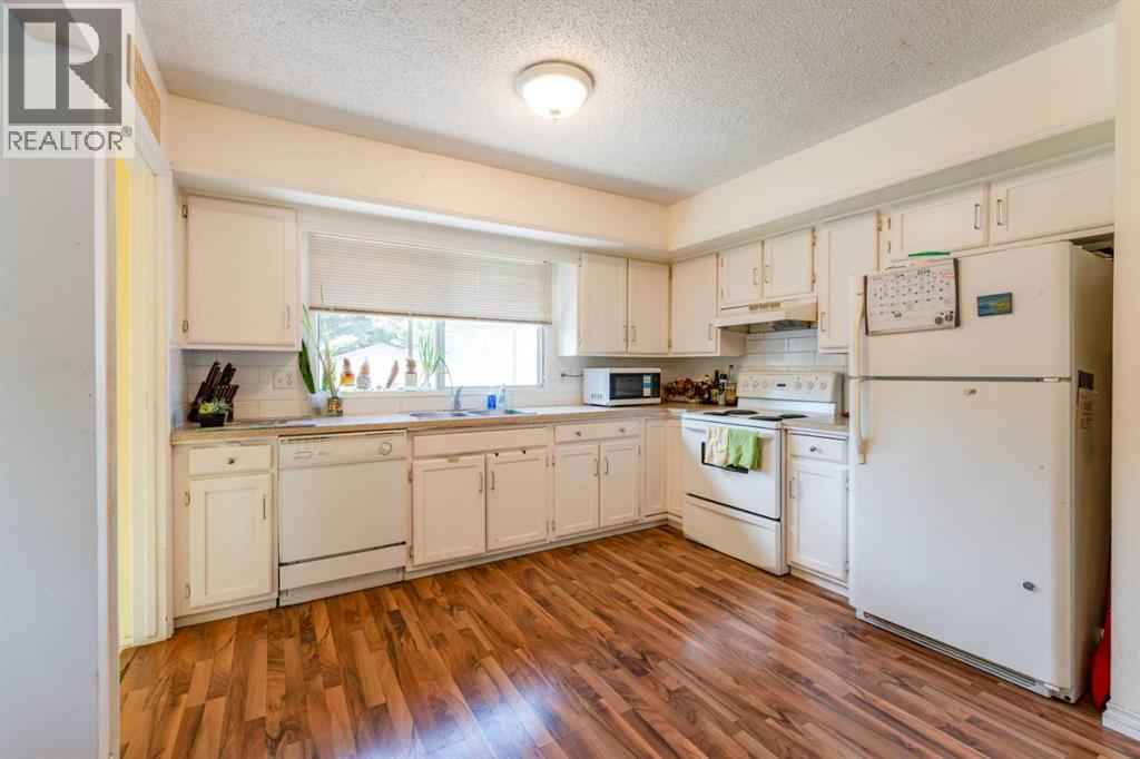 9611 24 Street SW - 9