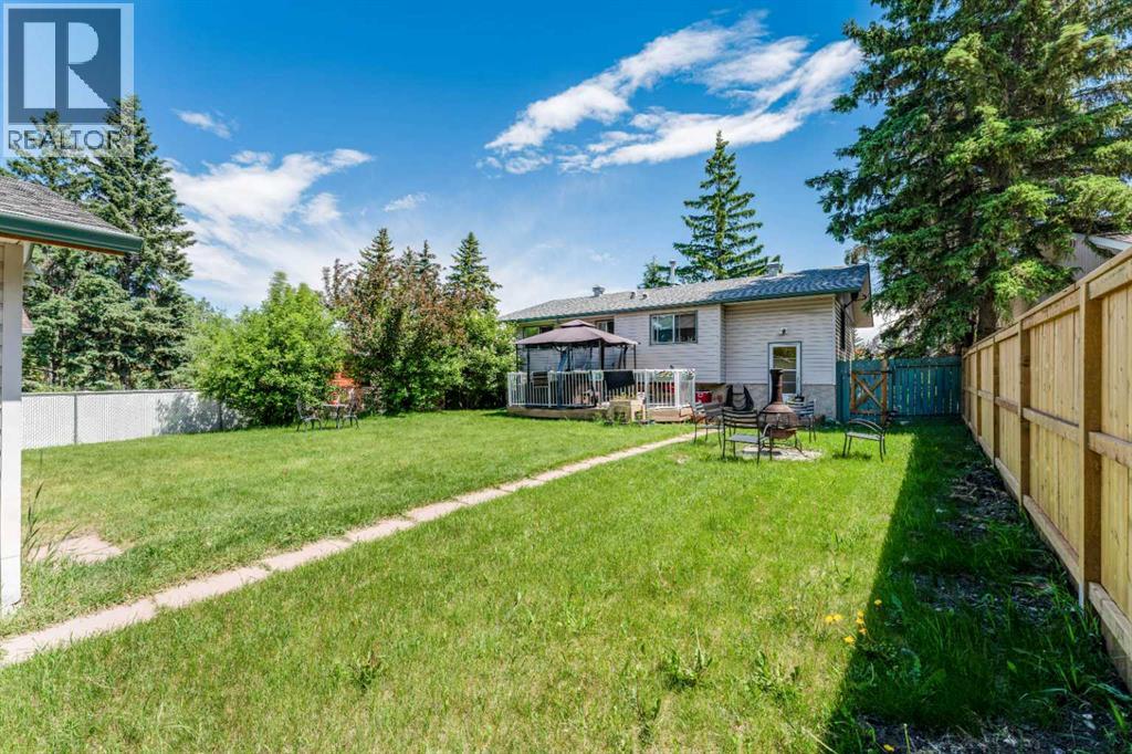 9611 24 Street SW - 42