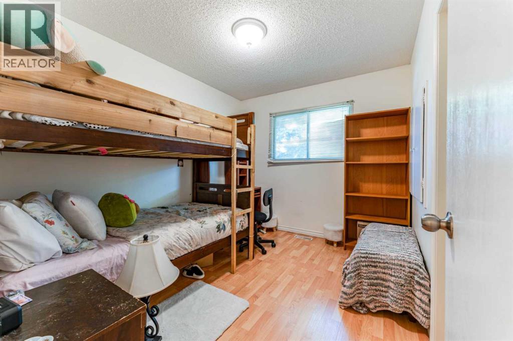 9611 24 Street SW - 16