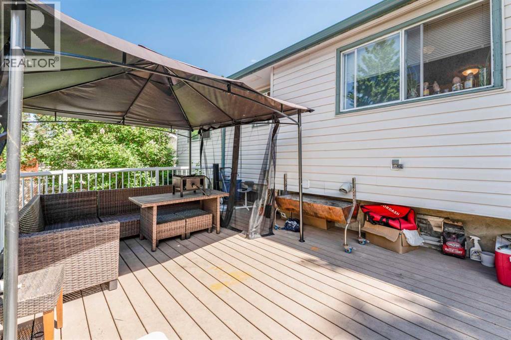 9611 24 Street SW - 41
