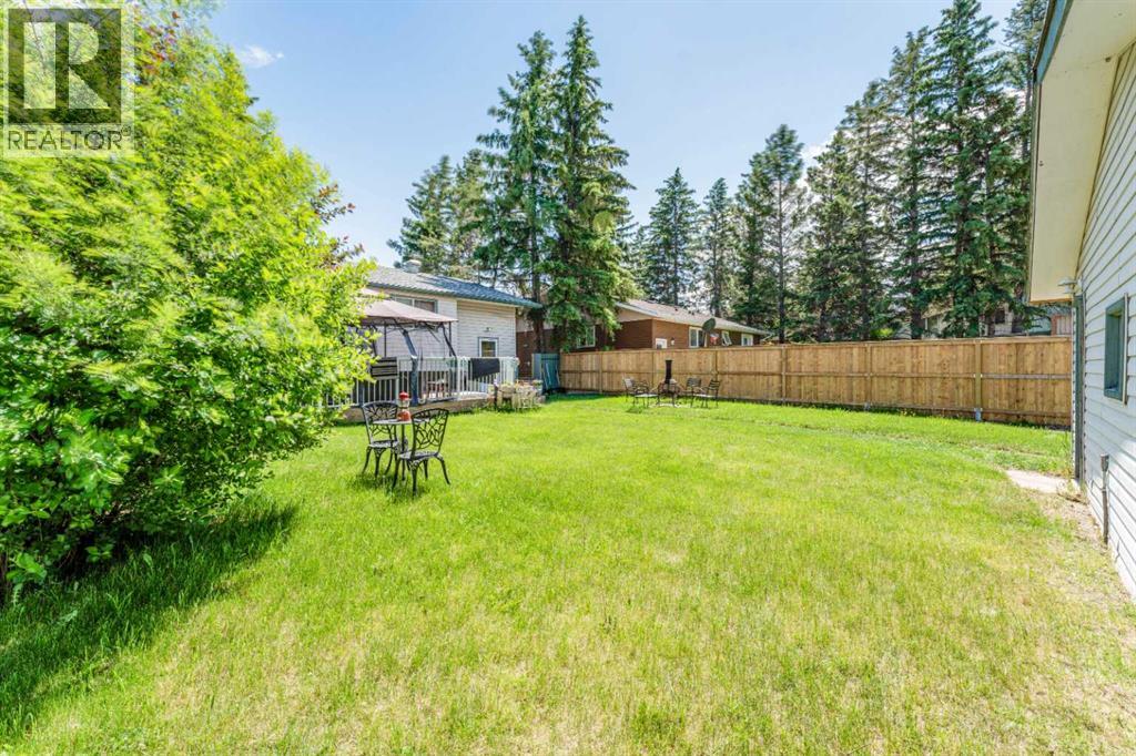 9611 24 Street SW - 44