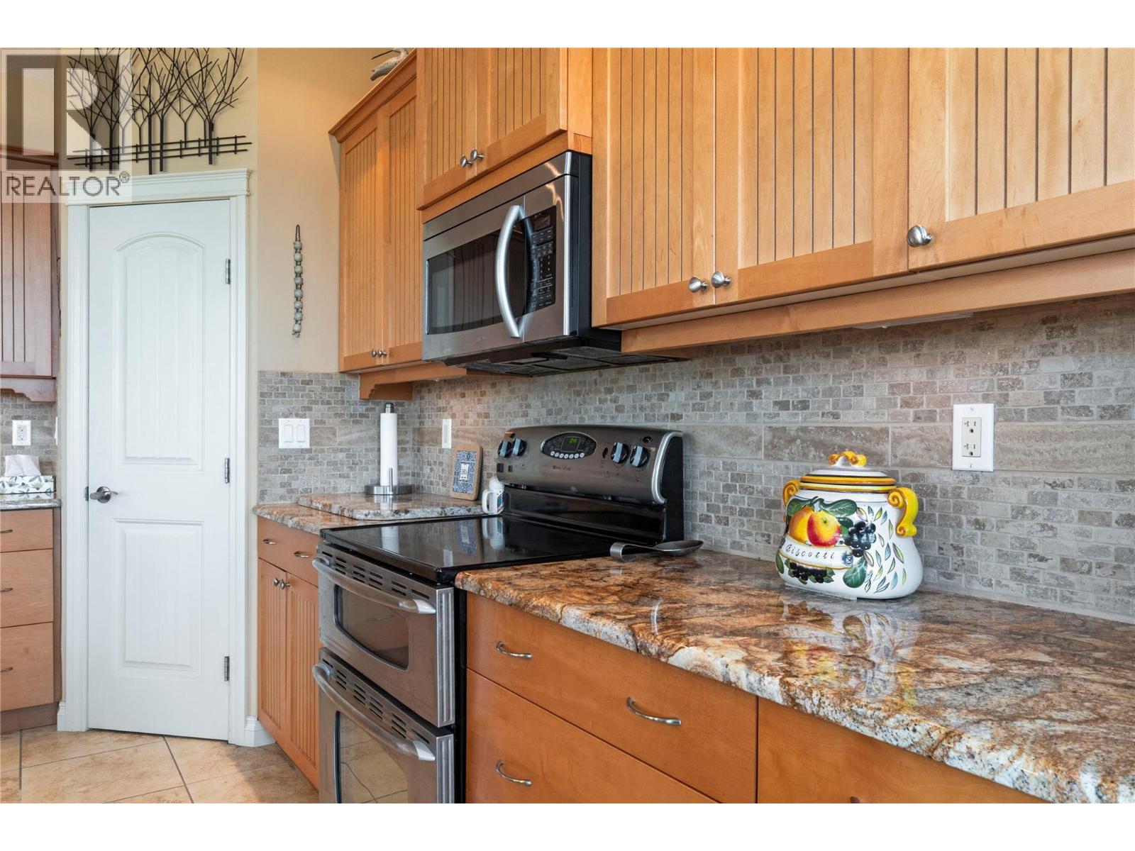 7666 Lichen Road - Image 20